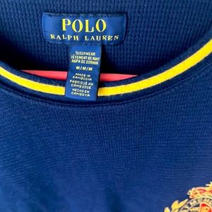 This very cute shirt very good condition  size m